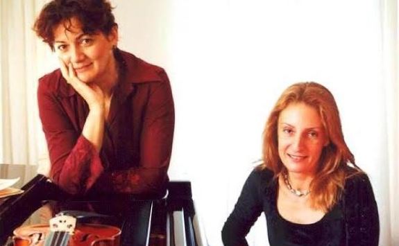 Πιανιστικό duo των Λόλα και Άννυ Τότσιου