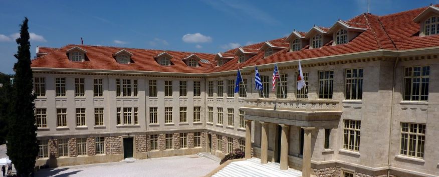 Δίπλα δίπλα